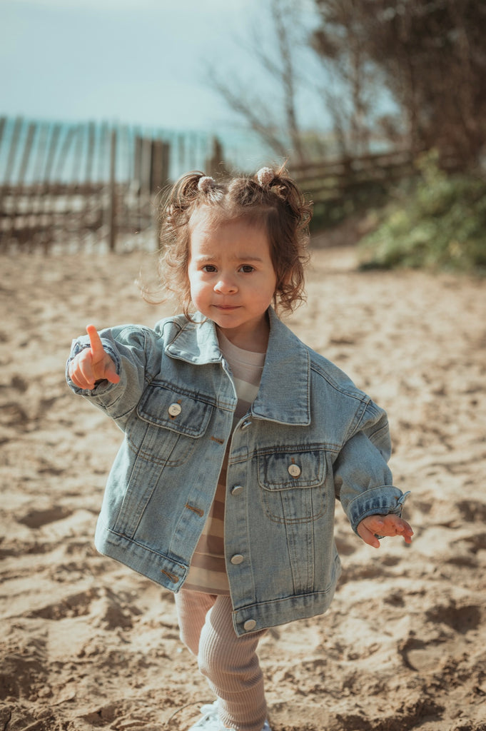 OVERSIZED DENIM JACKET - MID-WASH