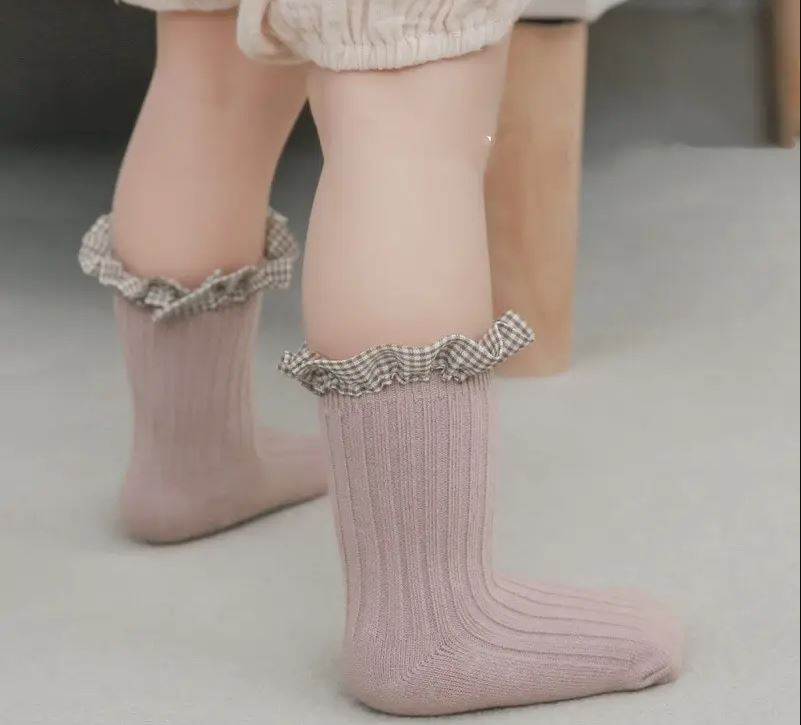 Mauve Frilly Socks